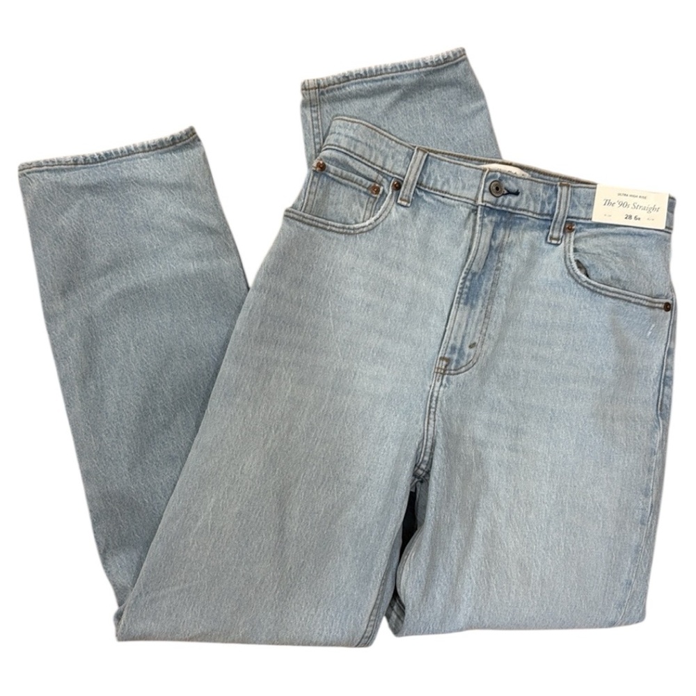 Abercrombie & Fitch Light Wash Distressed 90’s Straight Ultra High Rise Jeans - Picture 1 of 6